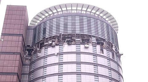 Kondisi kerusakan akibat ledakan gas di pusat perbelanjaan Taichung di Taichung, Taiwan, 13 Februari 2025.