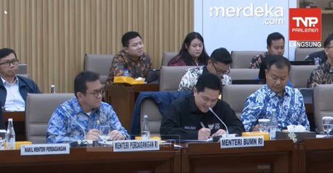 Menteri BUMN Erick Thohir rapat kerja dengan Komisi VI DPR RI