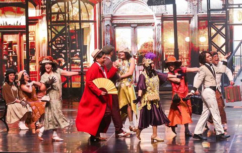 FOTO:   City Of Love, Kolaborasi Seni Teater dan Sinema di Panggung JCC Jakarta