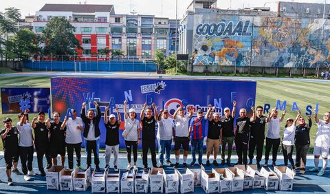 Anggota  Forum Pemred  dan Forum Humas BUMN saat kegiatan Olahraga Bareng di Brilian Fatmawati, Jakarta Selatan, Sabtu (15/2/2025).