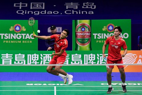 Ganda putra Indonesia Daniel Marthin-Muhammad Shohibil Fikri saat mengalahkan ganda putra  China Chen Xujun-Huang Di pada Kejuaraan Bulu Tangkis Beregu Campuran Asia di China, Minggu (16/02/2025).<br />Foto: AFP/ China OUT