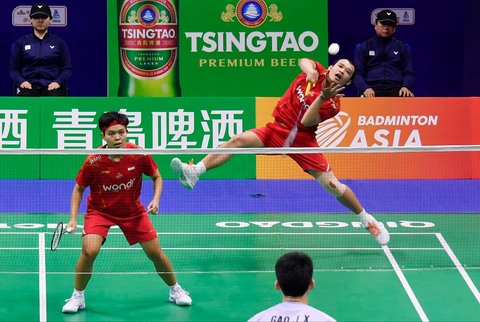 Ganda campuran Indonesia, Siti Fadia Silva Ramadhanti-Rinov Rivaldy saat mengalahkan ganda campuran  China Gao Jiaxuan-Wu Mengying pada Kejuaraan Bulu Tangkis Beregu Campuran Asia di China, Minggu (16/02/2025).