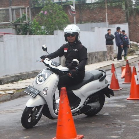 Matchy With Scoopy: Komunitas Honda Malang Meriahkan Launching New Honda Scoopy di Matos