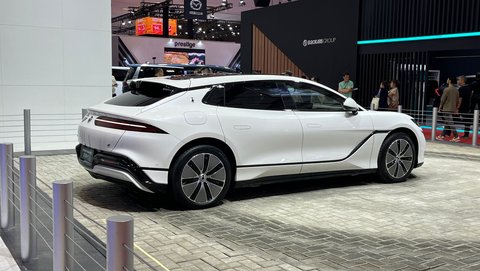 Denza Z9 GT akan hadir di IIMS 2025.