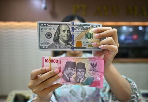 Nilai tukar rupiah terhadap dolar AS diperkirakan melemah setelah pernyataan hawkish The Fed terkait inflasi dan suku bunga, ditambah faktor ekonomi AS dan kebijakan Trump.