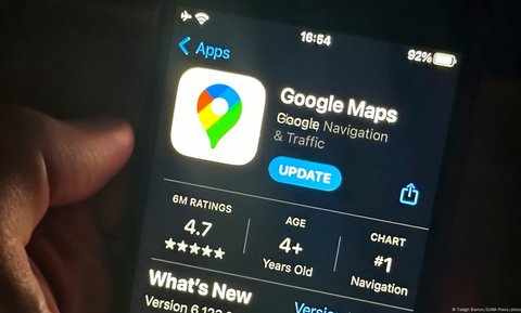 Tech giant Google says it will update its popular maps service to reflect any official name changes pushed through by Donald Trump. It's part of an established policy, but it's not always popular.