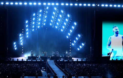 Vokalis grup band asal Los Angeles, Amerika Serikat, Maroon 5 Adam Levine tampil dalam konser bertajuk Maroon 5 in Asia 2025 di Jakarta International Stadium (JIS), Jakarta, Sabtu (1/2/2025).