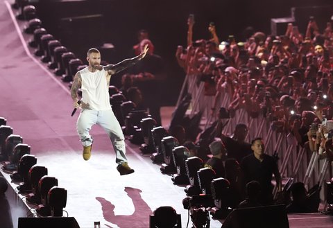Vokalis grup band asal Los Angeles, Amerika Serikat, Maroon 5 Adam Levine tampil dalam konser bertajuk Maroon 5 in Asia 2025 di Jakarta International Stadium (JIS), Jakarta, Sabtu (1/2/2025).