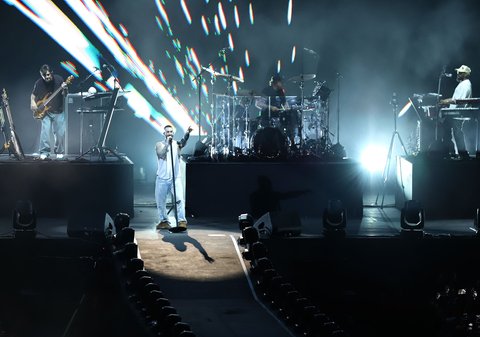 Vokalis grup band asal Los Angeles, Amerika Serikat, Maroon 5 Adam Levine tampil dalam konser bertajuk Maroon 5 in Asia 2025 di Jakarta International Stadium (JIS), Jakarta, Sabtu (1/2/2025).