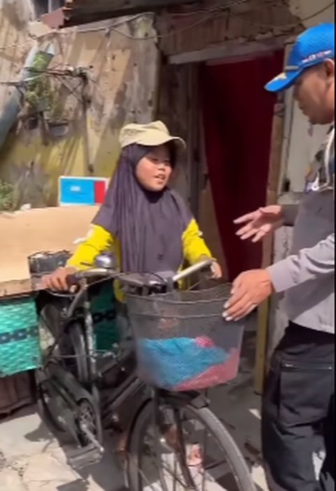 Nestapa Gadis Cilik Cantik Mendadak jadi Tulang Punggung Keluarga