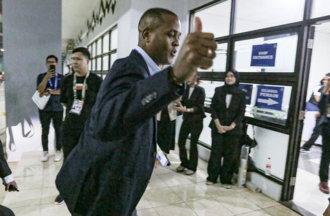 Pelatih Timnas Indonesia Patrick Kluivert saat tiba di Stadion Patriot Candrabhaga, Bekasi, Minggu (2/2/2025),<br />foto: Bola.com/ Bagaskara Lazuardi