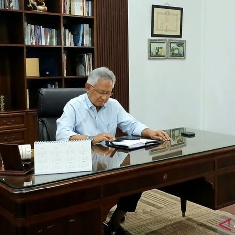 Menteri Pendidikan Tinggi, Sains, dan Teknologi (Mendiktisaintek), Satryo Soemantri Brodjonegoro menyebut rekaman yang beredar di media sosial bukan ...