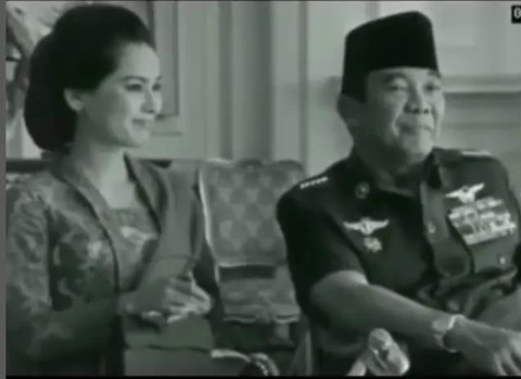 Potret Lawas Dewi Soekarno dan Soekarno. (Sumber: Instagram/kartikasoekarnofoundation)
