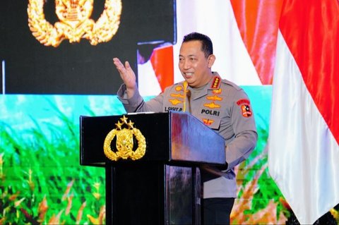 Kapolri Jenderal Listyo Sigit Prabowo mengajak seluruh personel Polri menjaga kepercayaan publik di tengah tantangan dan permasalahan internal, serta menekankan pentingnya soliditas dan pengabdian tulus untuk menjaga marwah institusi.