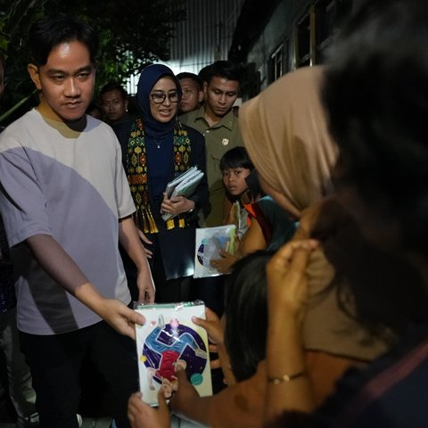 gibran blusukan malam-malam di surakarta