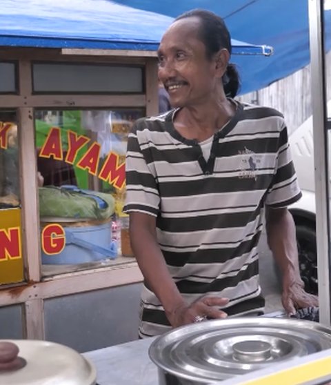 Tukang Bubur Kacang Ijo Gerobak Jago Bahasa Inggris & Jepang, Bule Sampai Belajar padanya