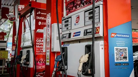 Korupsi Petinggi Pertamina Oplos Pertalite Jadi Pertamax, Netizen Curhat Minta Pelaku Dihukum Minum BBM 18 Ribu Liter
