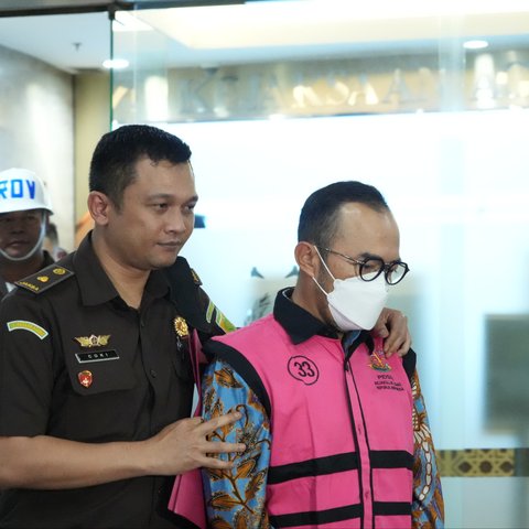 Tersangka kasus korupsi minyak mentah Pertamina.
