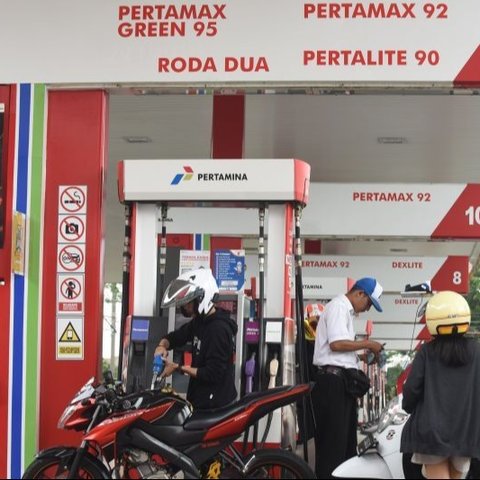 Kejaksaan Agung menetapkan tujuh tersangka korupsi Pertamina senilai Rp193,7 triliun; DPR berharap Pertamina meningkatkan profesionalitas dan kepatuhan pada aturan.