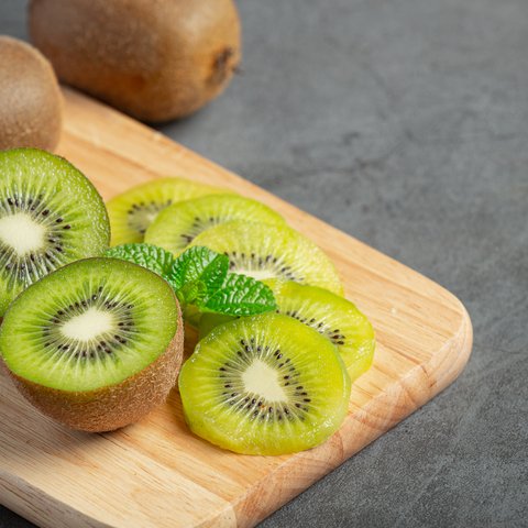 &amp;amp;lt;p&amp;amp;gt;Buah kiwi kaya akan manfaat (Credit: Freepik/jcomp)&amp;amp;lt;/p&amp;amp;gt;