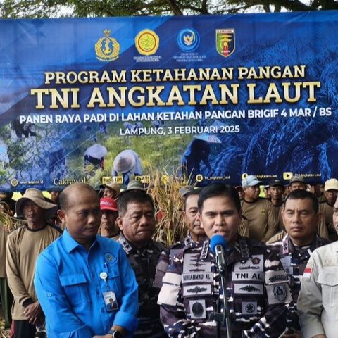 Kepala Staf Angkatan Laut (KSAL) menegaskan pembongkaran pagar laut di perairan utara Tangerang, Banten, terus berlanjut untuk memudahkan nelayan mencari nafkah, sesuai arahan Presiden.