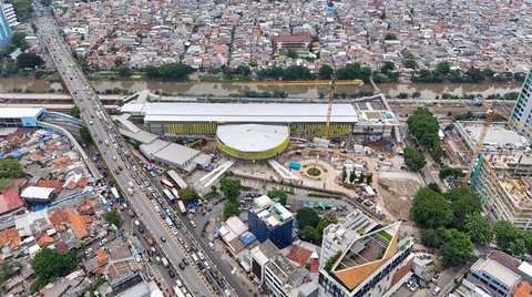 Foto udara memperlihatkan proyek pengembangan Stasiun Tanah Abang, Jakarta, Selasa (4/2/2025).