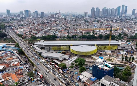 Foto udara memperlihatkan proyek pengembangan Stasiun Tanah Abang, Jakarta, Selasa (4/2/2025).