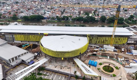 Foto udara memperlihatkan proyek pengembangan Stasiun Tanah Abang, Jakarta, Selasa (4/2/2025).