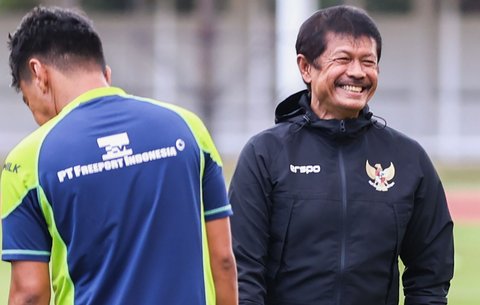 Pelatih Timnas Indonesia U-20 Indra Sjafri di Stadion Madya, Kompleks Gelora Bung Karno, Senayan, Jakarta, Rabu (5/2/2025).