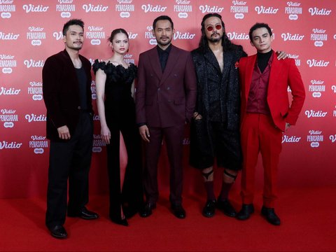 Pemain dalam Bad Guys saat acara Vidio Penasaran 2025 di The Dome Senayan Park, Jakarta, Kamis (6/2/2025).