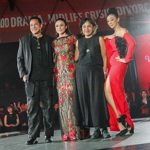Pemain dalam Mama Mama Pengejar cinta saat acara Vidio Penasaran 2025 di The Dome Senayan Park, Jakarta, Kamis (6/2/2025).