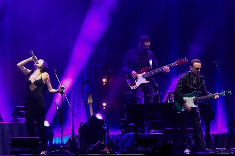 FOTO: Konser Penuh Cinta The Corrs di Jakarta