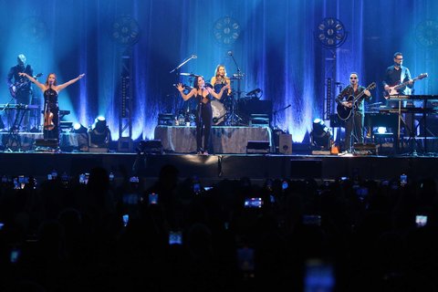 FOTO: Konser Penuh Cinta The Corrs di Jakarta