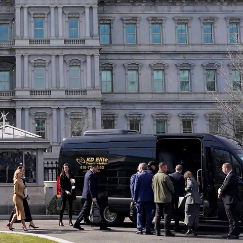 Delegasi Ukraina meninggalkan  Gedung Putih, Washinton DC
