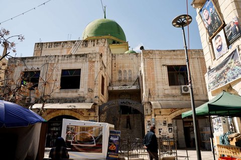 Suasana Masjid Al-Nasser sehari setelah diserbu dan dibakar tentara Israel di Nablus, Tepi Barat, Palestina, pada 8 Maret 2025.