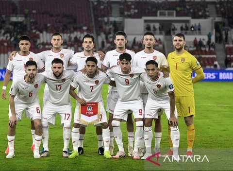 Pelatih Timnas Indonesia, Patrick Kluivert, memanggil dua striker baru, Septian Bagaskara dan Ole Romeny, untuk menghadapi laga melawan Australia dan Bahrain di kualifikasi Piala Dunia 2026.