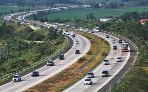 Jalan Tol Trans Jawa akan diterapkan sistem one way selama arus mudik Lebaran.