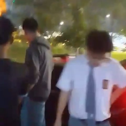 pelajar pengemudi BMW tabrak pemotor