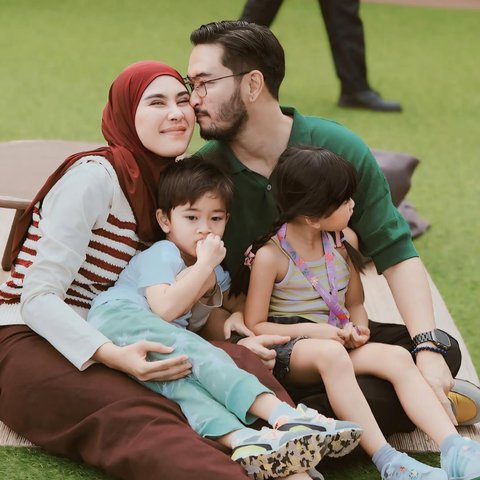 5 Potret Keharmonisan Keluarga Syahnaz Sadiqah dan Jeje Govinda yang Jauh dari Gosip Miring