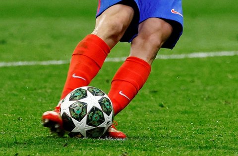Dalam rekaman kamera, eksekusi penalti yang dilakukan Julian Alvarez tampak diwarnai insiden dua sentuhan. Ketika sang pemain tergelincir, bola ternyata mengenai kedua kaki. Ini dianggap  melanggar aturan dalam eksekusi penalti.
