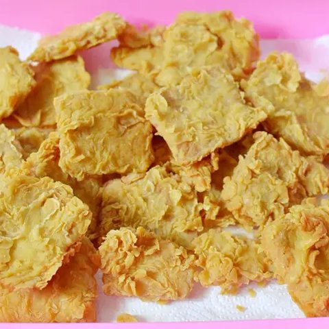 Ilustrasi tempe goreng. (dok. Screenshoot Youtube Ajinomoto)