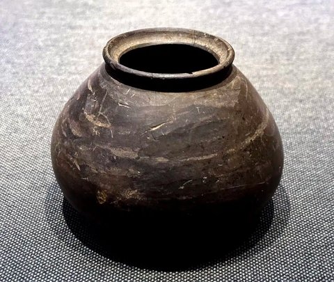 artefak di makam kuno china