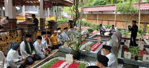 Ketua Umum Partai Golkar, Bahlil Lahadalia, berkunjung ke Pondok Pesantren Tebuireng di Jombang