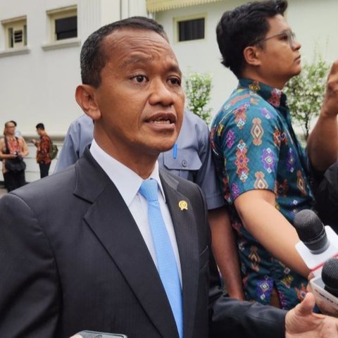 Menteri ESDM, Bahlil Lahadalia, menyatakan kesiapannya menerima keputusan Universitas Indonesia terkait disertasinya yang dinyatakan perlu perbaikan.