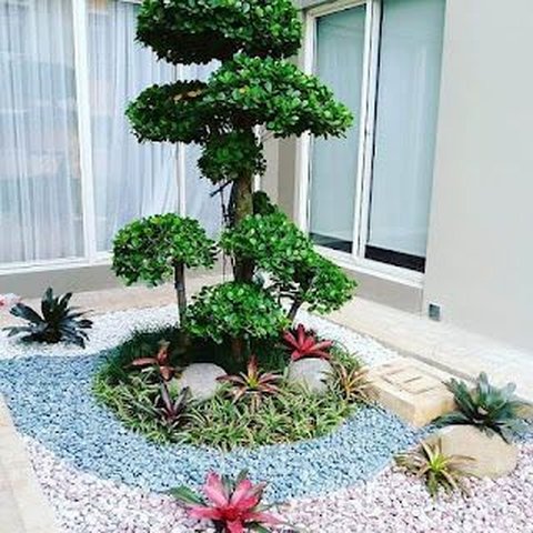 22 Desain Taman Depan Rumah yang Minimalis di Lahan Sempit, Bikin Rumah Jadi Lebih Estetik