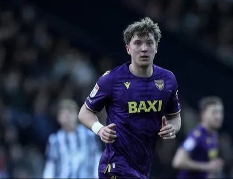 Aksi Ole Romeny bersama Oxford United di Championship 2024/2025. (c) Oxford United FC Official