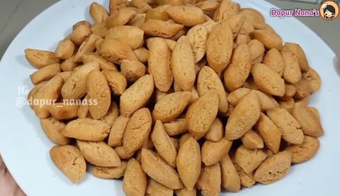 Kue biji ketapang. (Screenshoot YouTube Dapur Nana's/ https://www.youtube.com/watch?v=oyoTUzHHim0/Jihan Karina)
