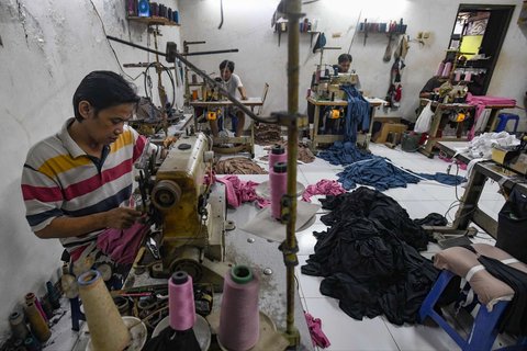 FOTO: Nasib Industri Konfeksi Lokal Produksi Anjlok Jelang Lebaran, Ini Penyebabnya!