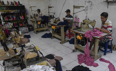 FOTO: Nasib Industri Konfeksi Lokal Produksi Anjlok Jelang Lebaran, Ini Penyebabnya!