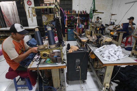 FOTO: Nasib Industri Konfeksi Lokal Produksi Anjlok Jelang Lebaran, Ini Penyebabnya!